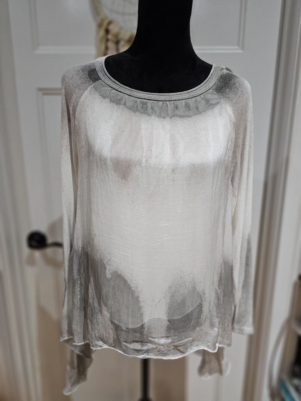Tempo Paris - Womens White and Gray Silk Long Sleeve Top